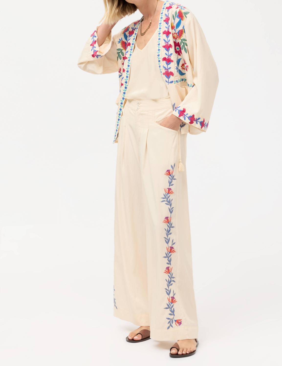 Johnny Was ELIZABETH WIDE LEG PLEAT PANT in ecru - women's pants - detail view
