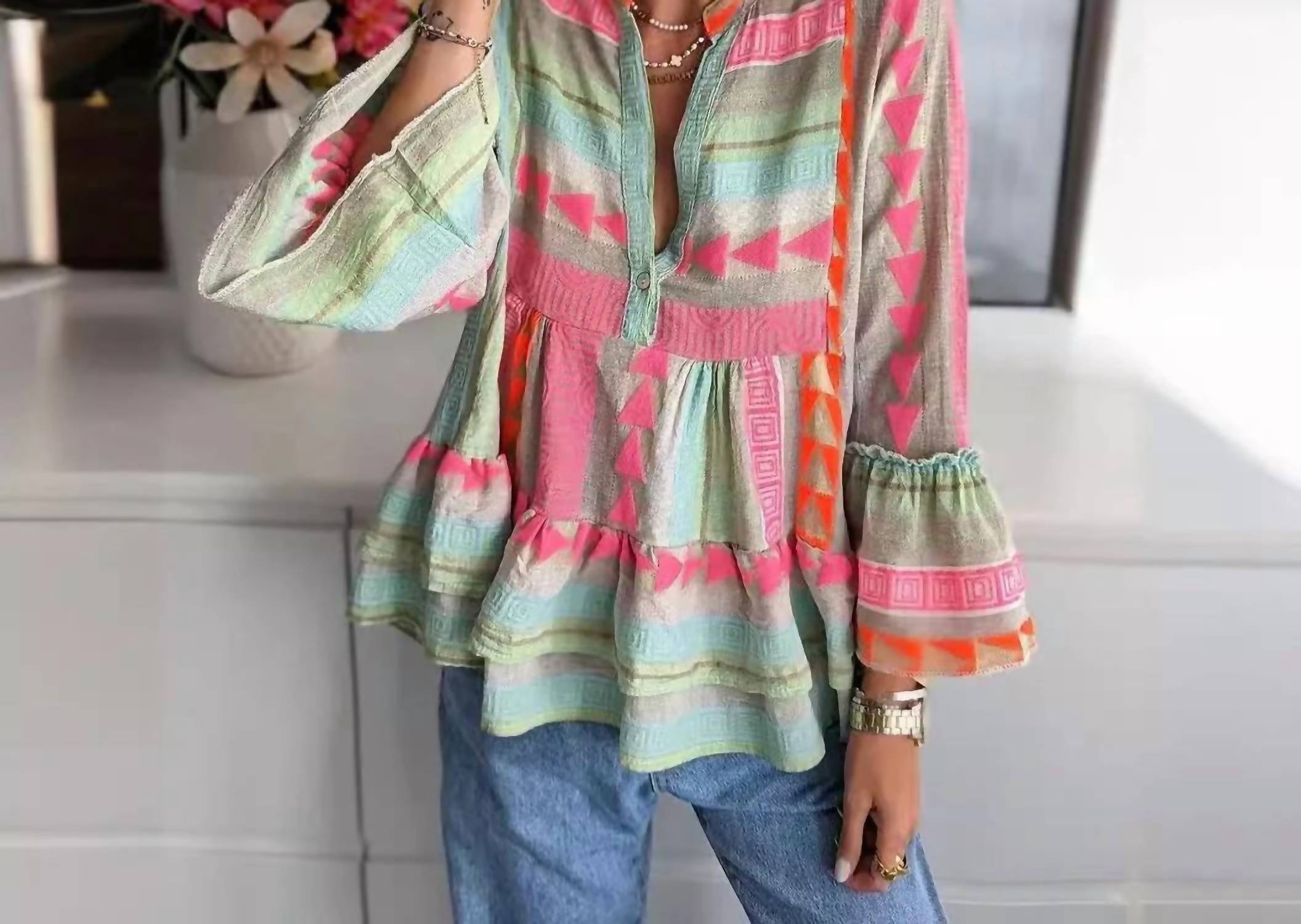 Halcyon Outfitters - Women's V Neck Printed Long Sleeve Top