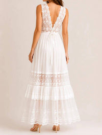 Fashion Concepts - Lace & Woven Maxi Dress