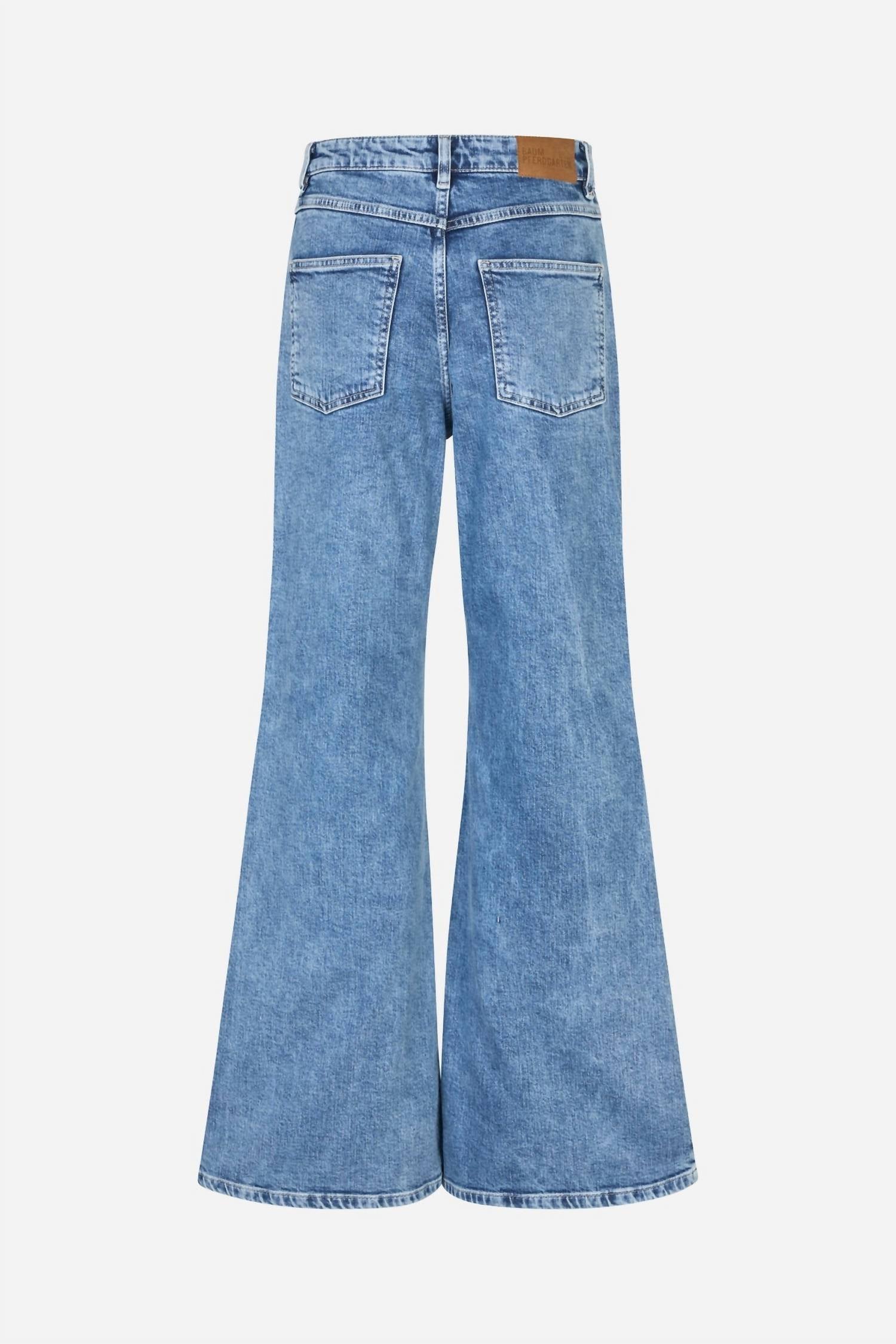 Baum Und Pferdgarten - Women's Nilea Flare Leg Jeans