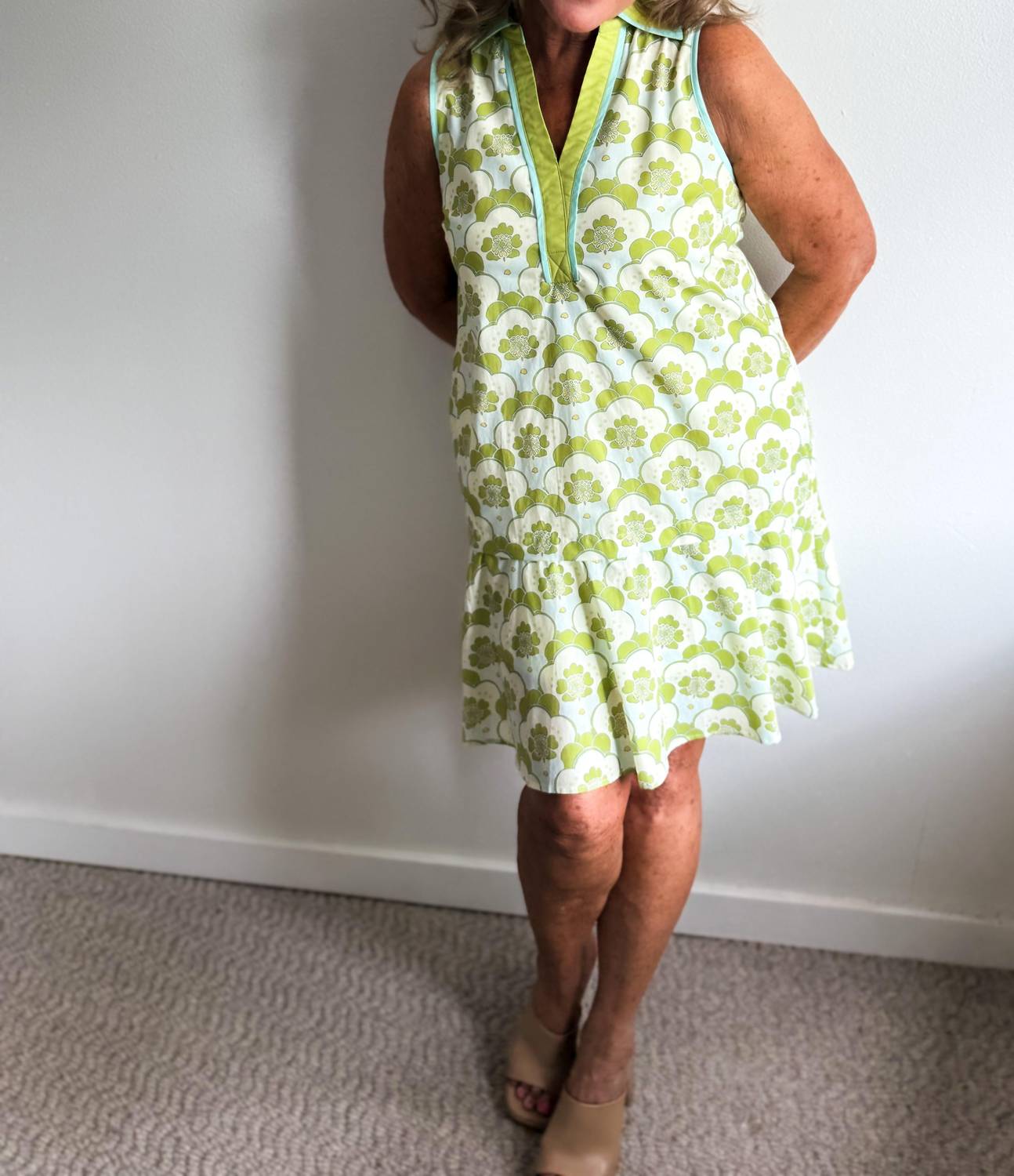 Entro - Garden Swing V-neck Mini Dress