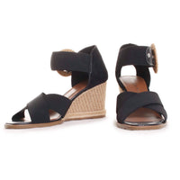 Donald Pliner - Women's Lyrah Wedge Sandal