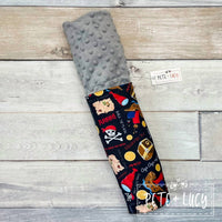 Pete + Lucy Kid's Fun Pirates Minky Blanket in black - item