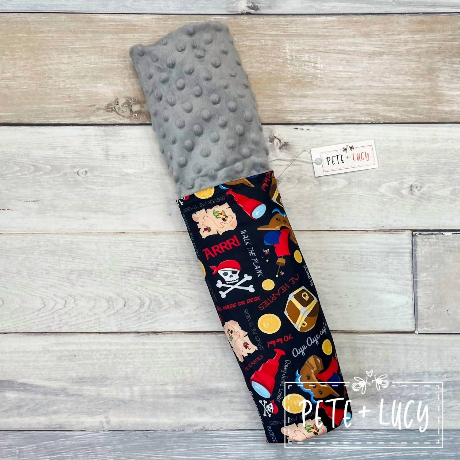 Pete + Lucy Kid's Fun Pirates Minky Blanket in black - item