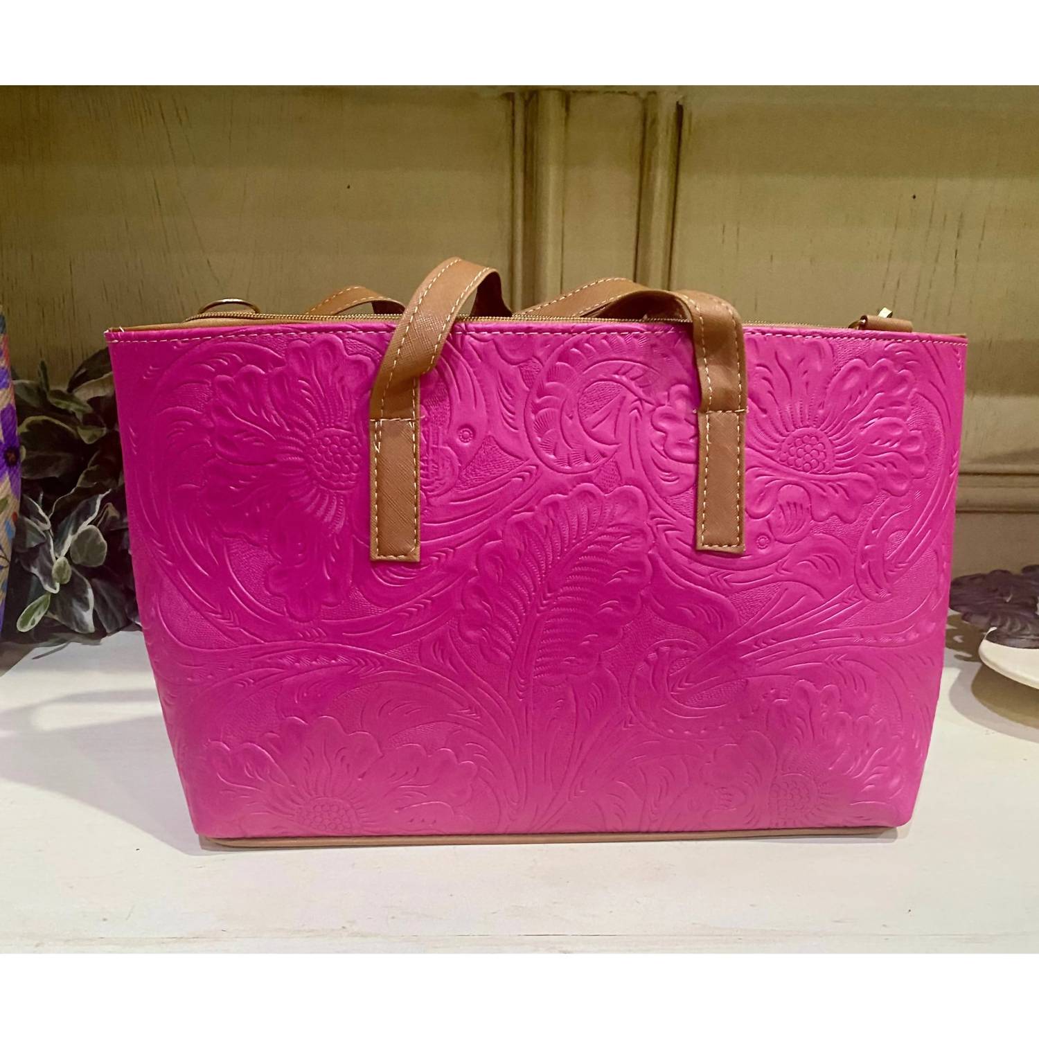 Gmce Global Trading - Women's Barco Artesanal Textured Floral Leather Tote Bag