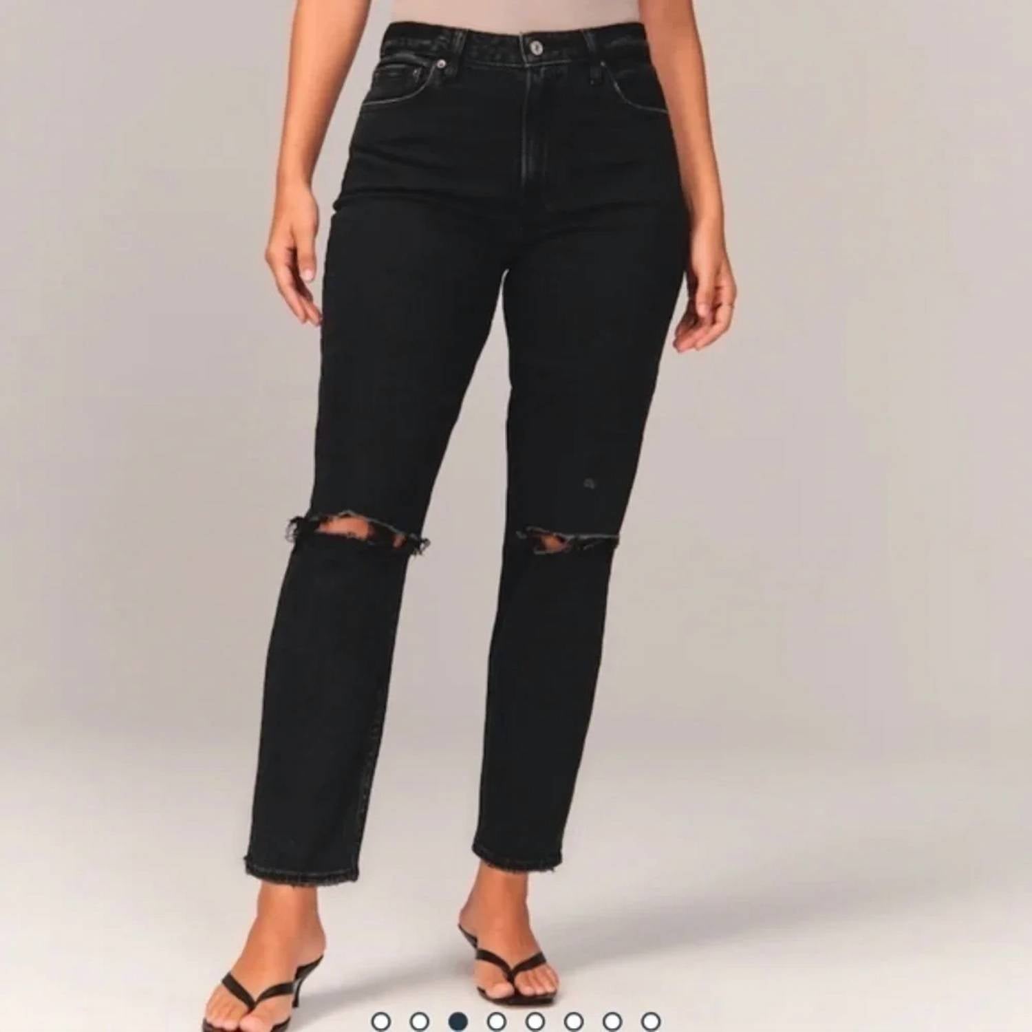 Abercrombie & Fitch - Curve Love High Rise Mom Jeans