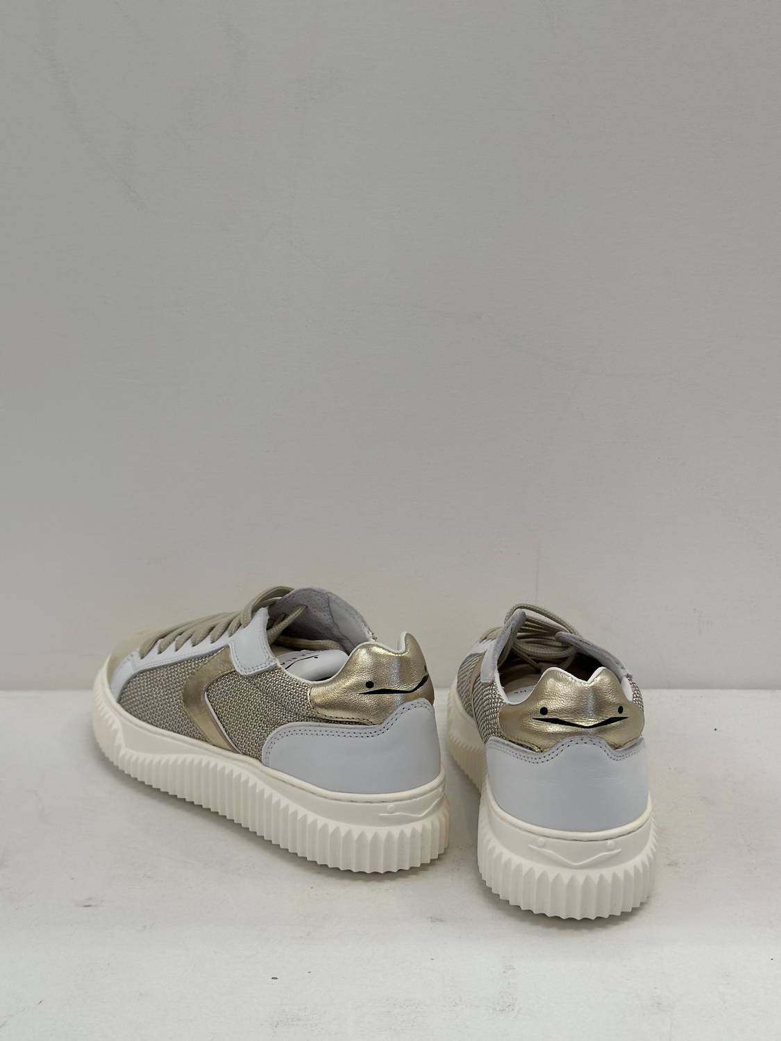 Voile Blanche - Women's Lipari Round Toe Sneakers