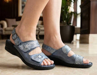 Laurevan - Women's La Plume Dusty Sandal