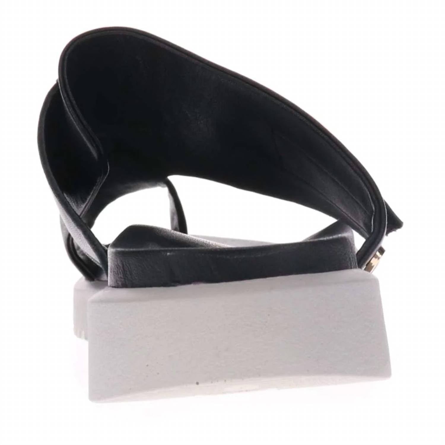 Revere - Women's Biscay Sandal