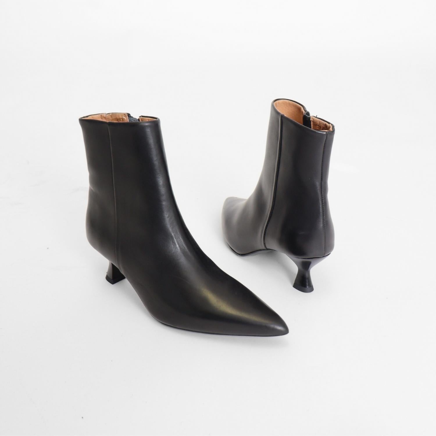 Pavement - Women's Wilma Heeled Booties