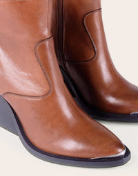 Kaanas - Women's Kade Block Ankle Booties
