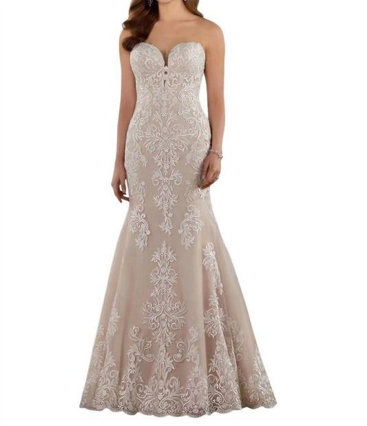 Essence Of Australia - Romantic Vintage Lace Wedding Gown