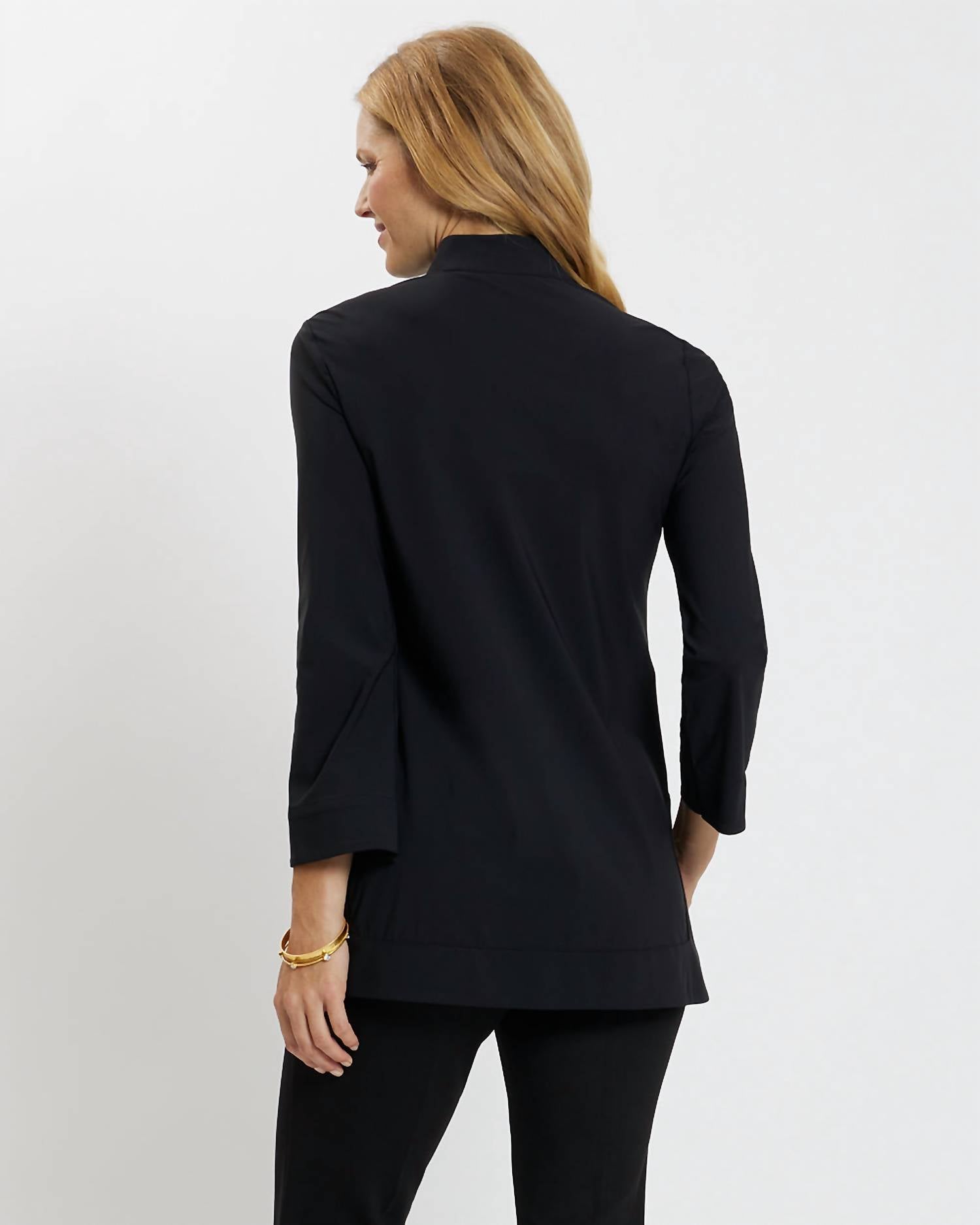 Jude Connally - V-neck Chris Top
