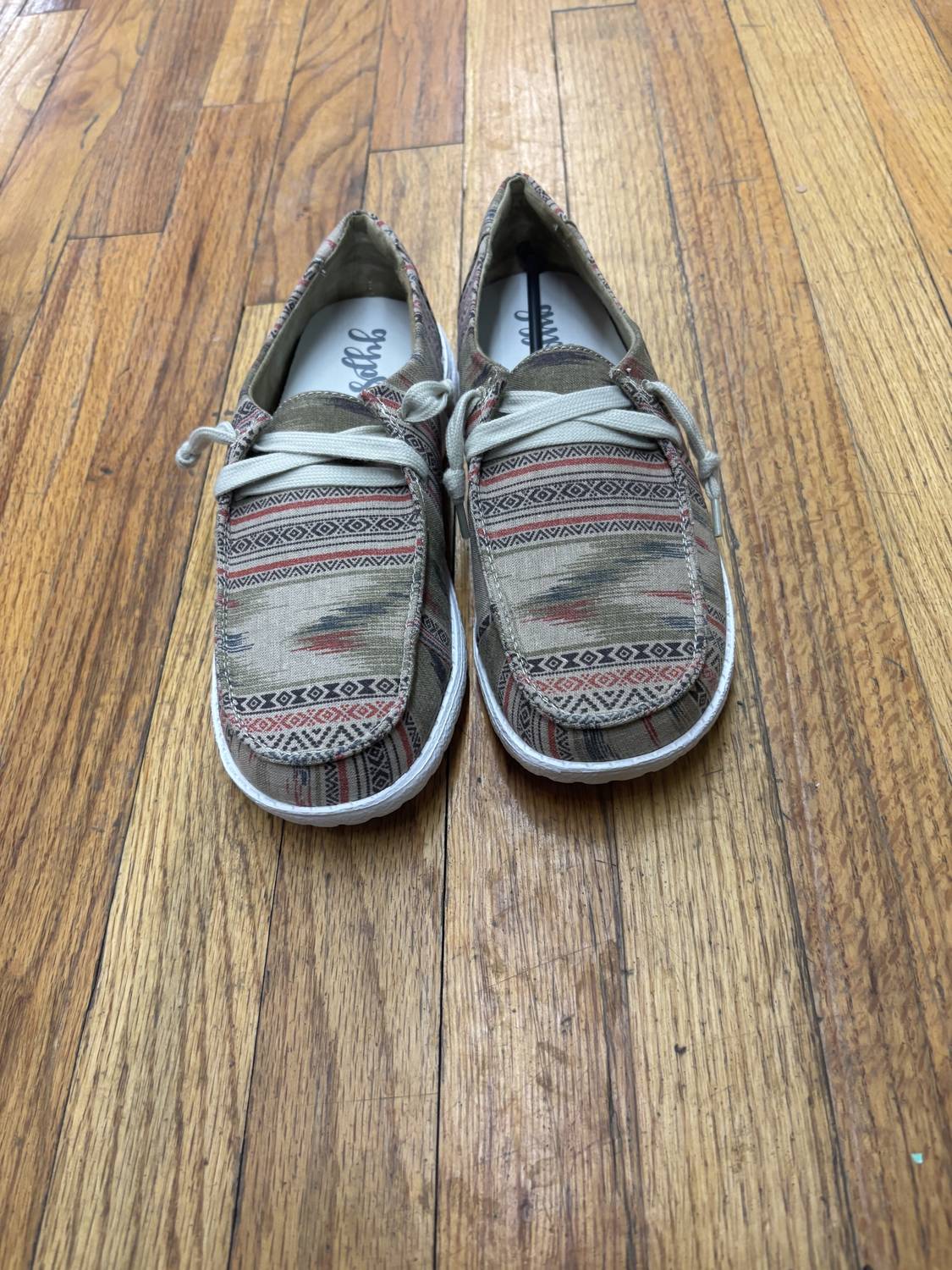 Gypsy Jazz - Women's Hip 4 slip on shoes