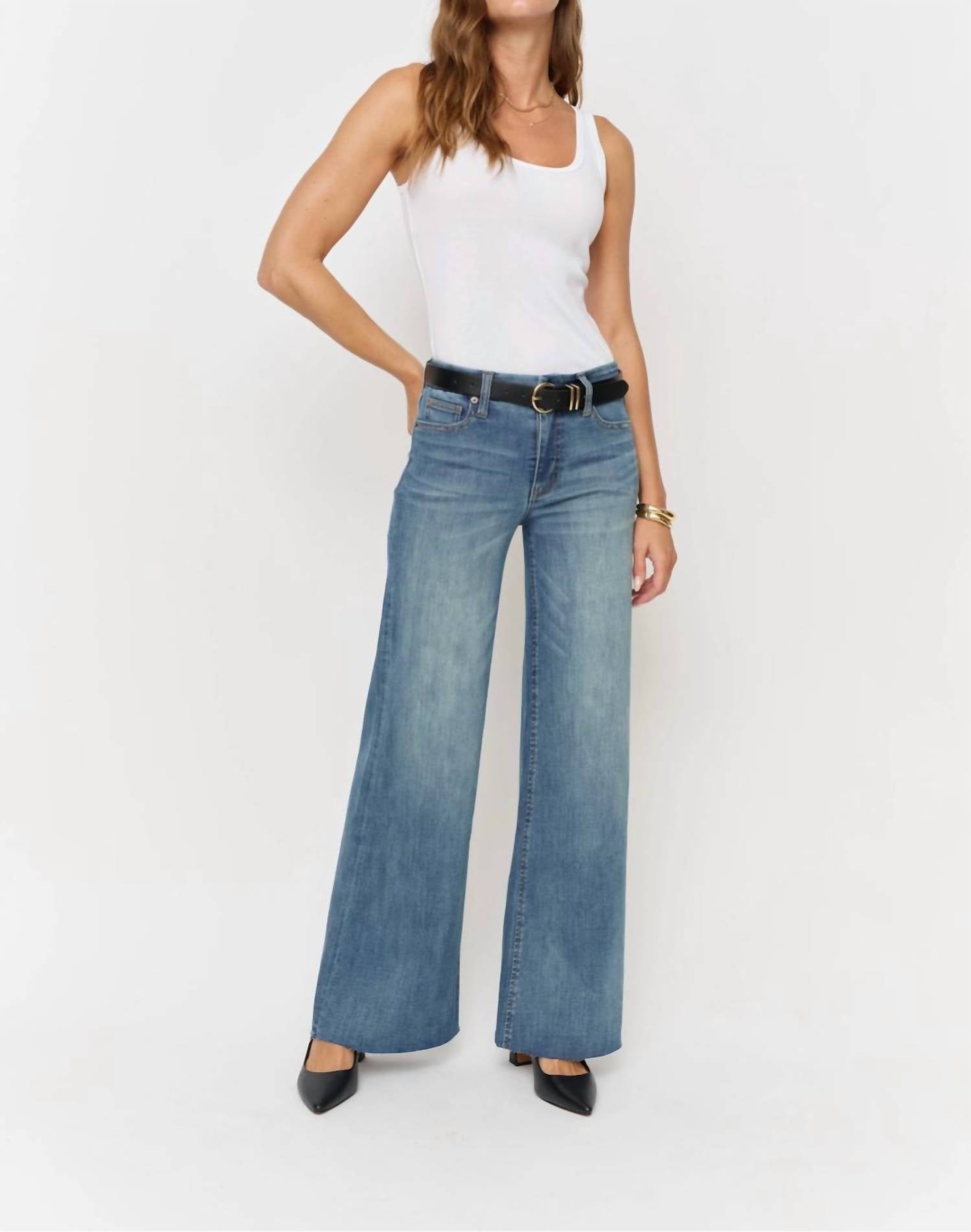 Oliver Logan - Crawford Mid Rise Fitted Wide Leg Sculpt Jeans