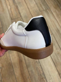 Outwoods - Women's Great-1 Sneaker