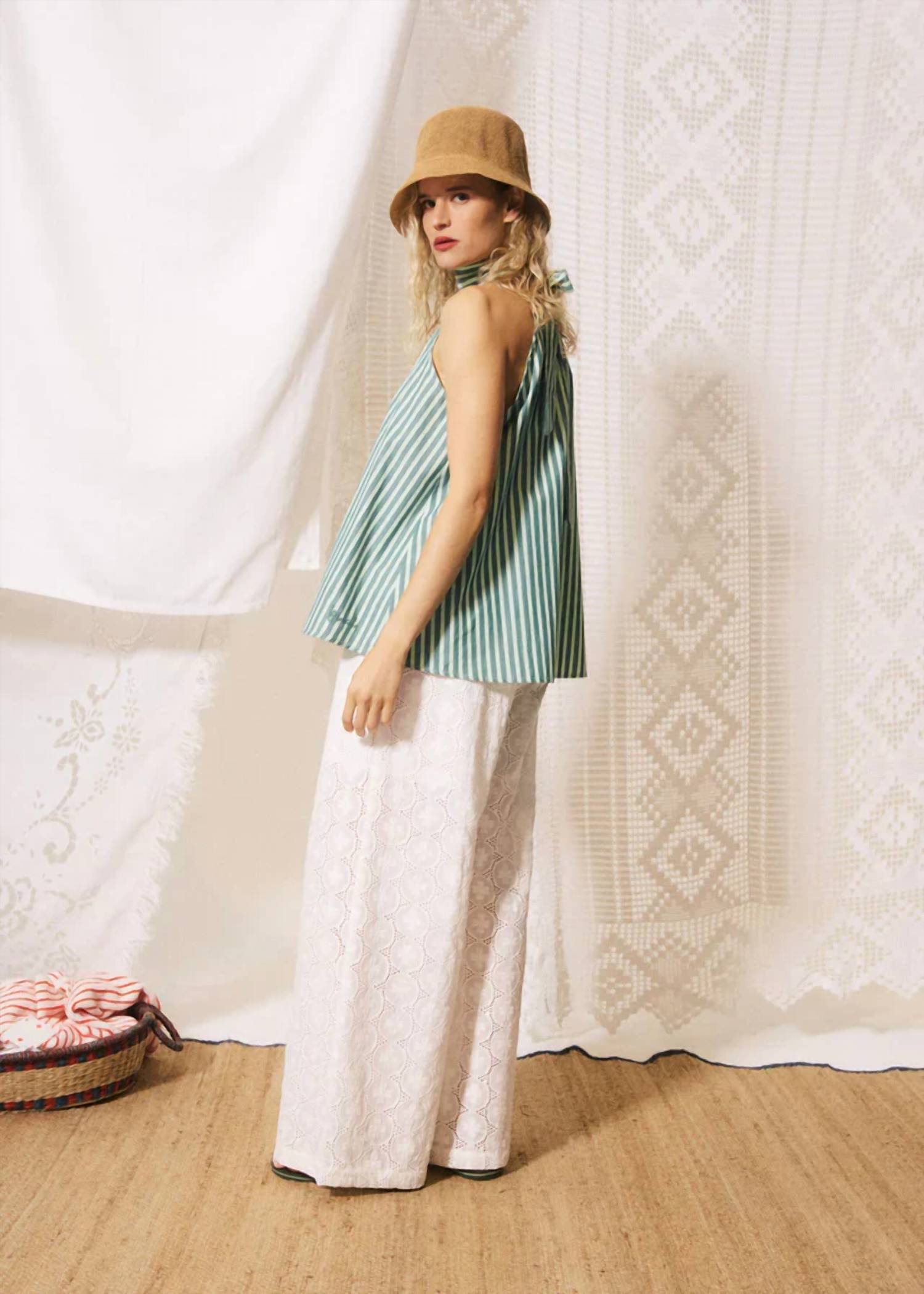 Frnch - Tunnel Neck Sleeveless Top