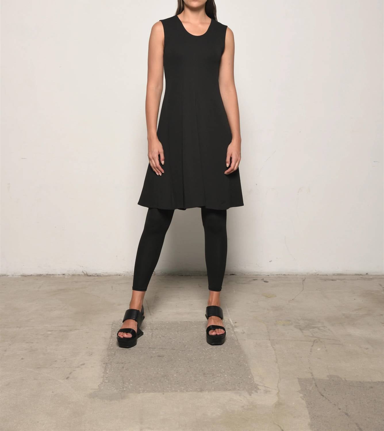 Simply Mila - Sleeveless Traveler Dress