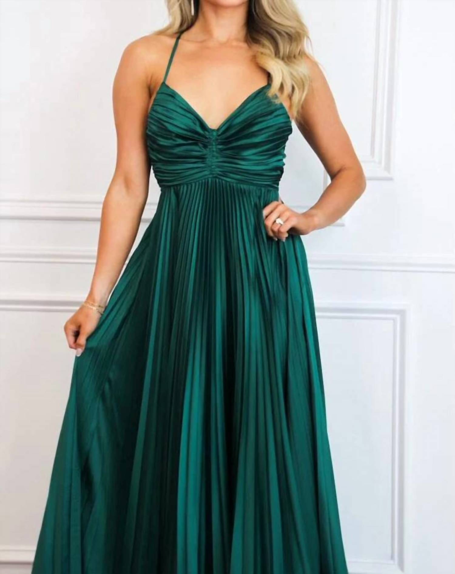 Luxxel - Pretty In Pleats Maxi Dress
