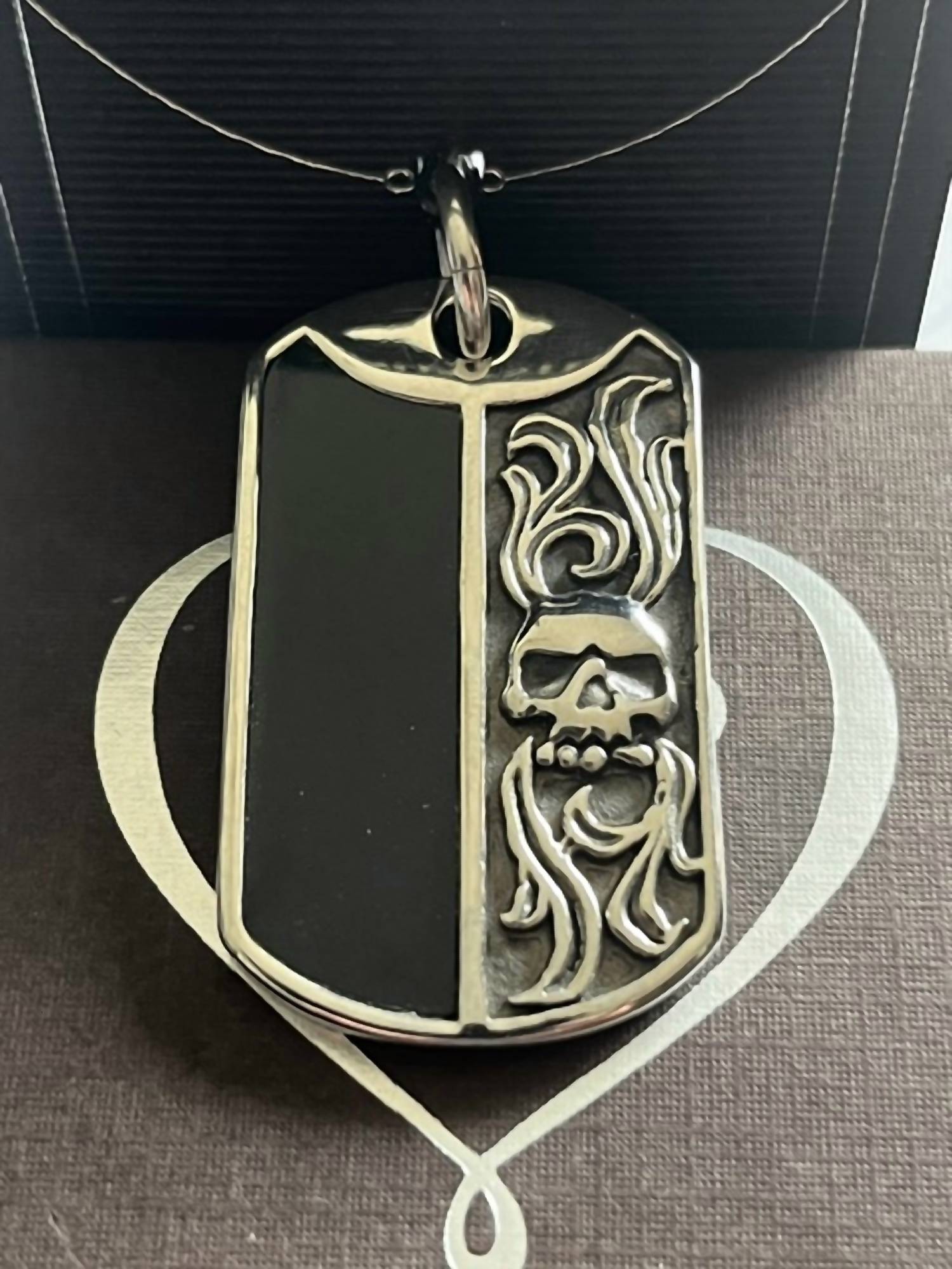 FAIRE SKULL STAINLESS PENDANET-UNISEX in silver - women's item