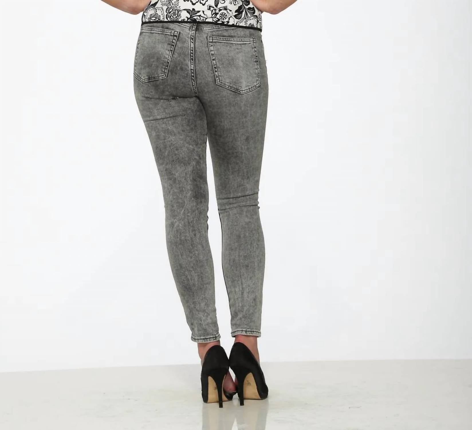 Orchid Bloom - Sleeveless Floral Top