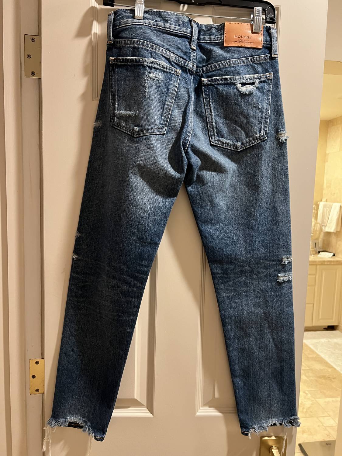 Moussy - Distressed skinny jean