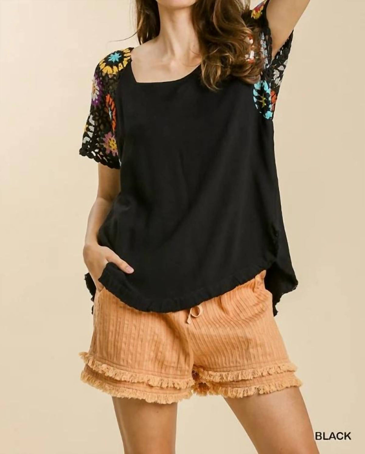 Umgee - Donna Crochet Sleeve Frayed Top