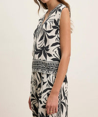 Velvet By Graham & Spencer - Lindsay Fiji Print Tank