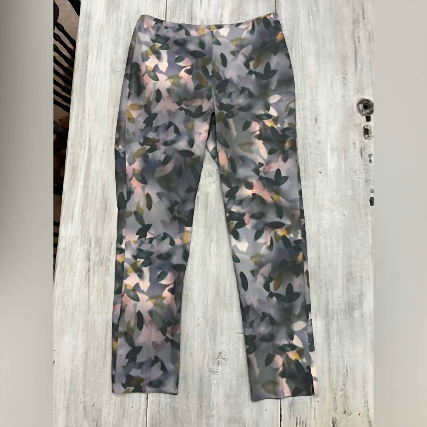 Estelle And Finn - Women's Floral Zip Front Ankle Pants
