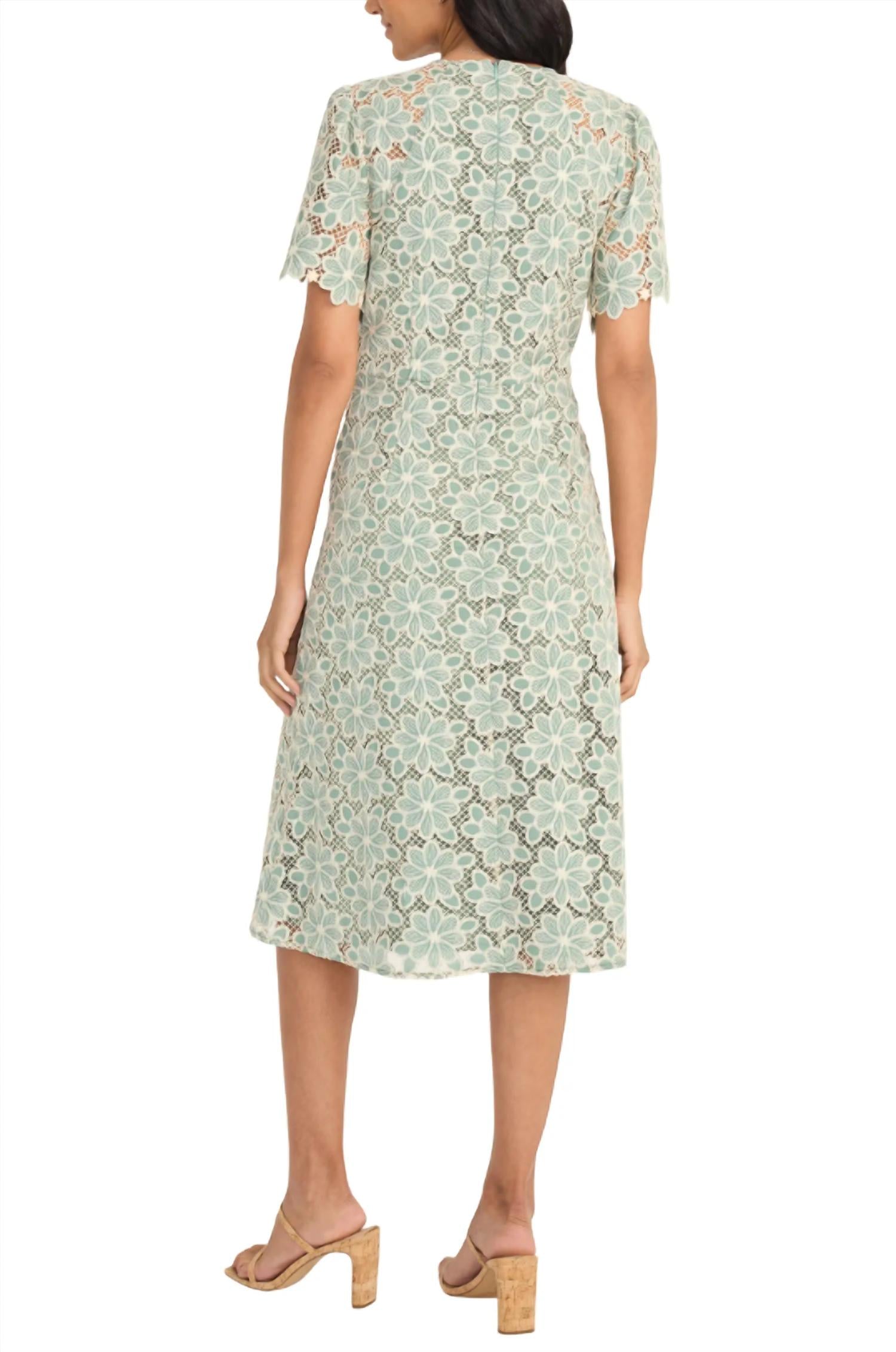 Maggy London - Annabel Floral Lace Asymmetrical Dress