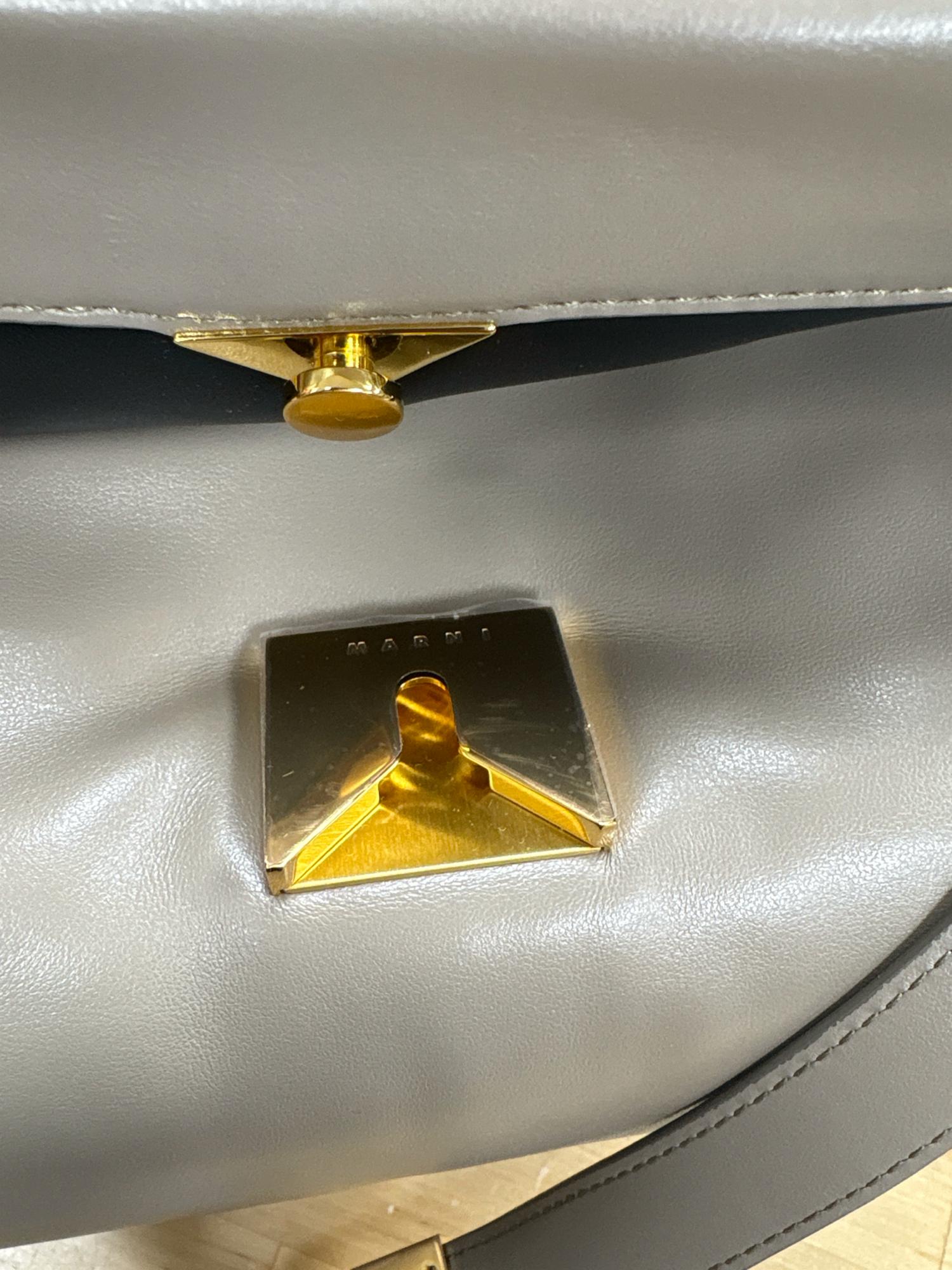 MARNI Women's Prism Leather Large Shoulder Bag in cork beige - women's bag - alternate view