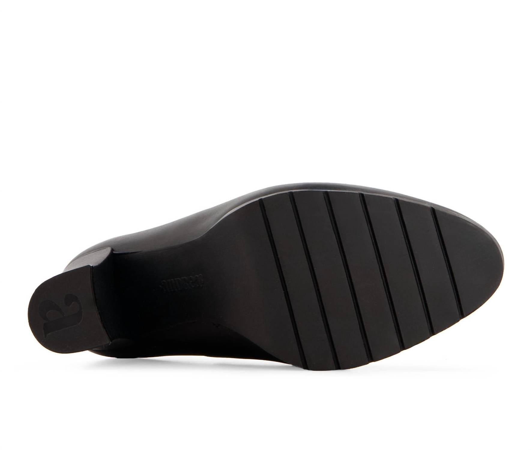 Andrea - Women's Almond Toe Pumps