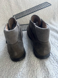 Clarks - Women's Appley Mid Boots