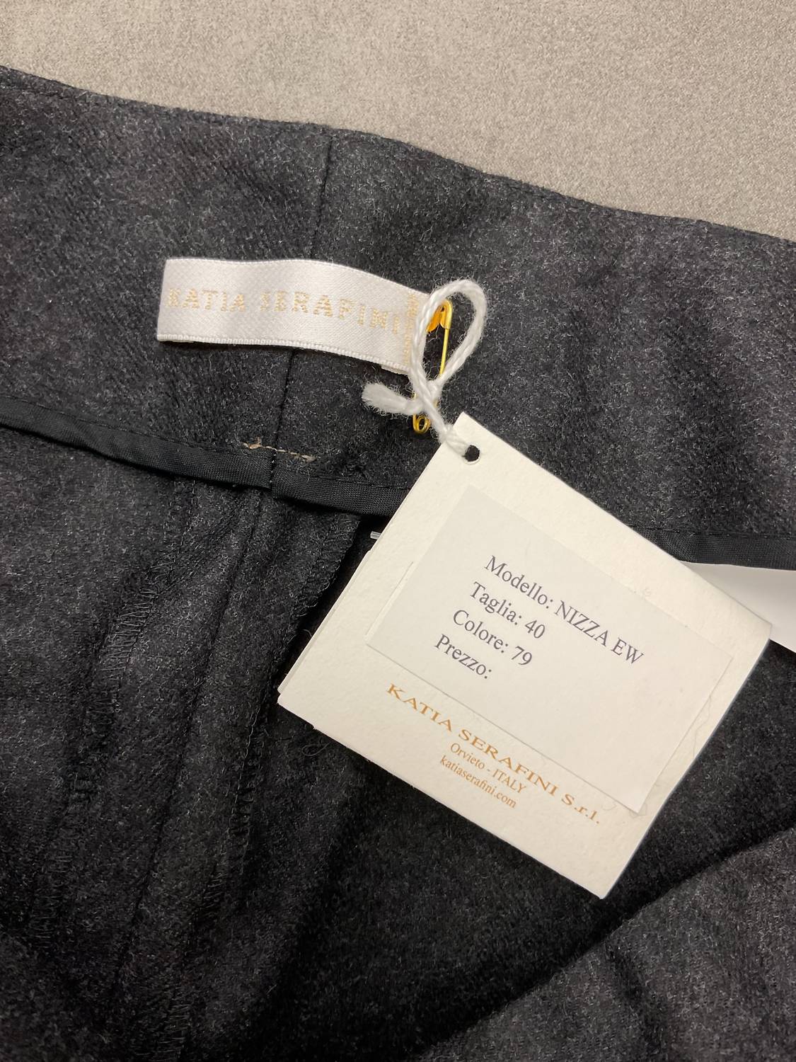 Katia Serafini - CHARCOAL FLAT FRONT SIDE ZIP WOOL PANT