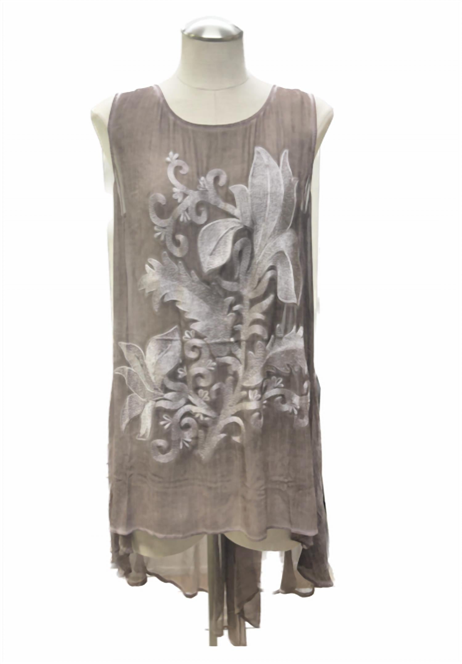 SLEEVELESS HI/LO TOP