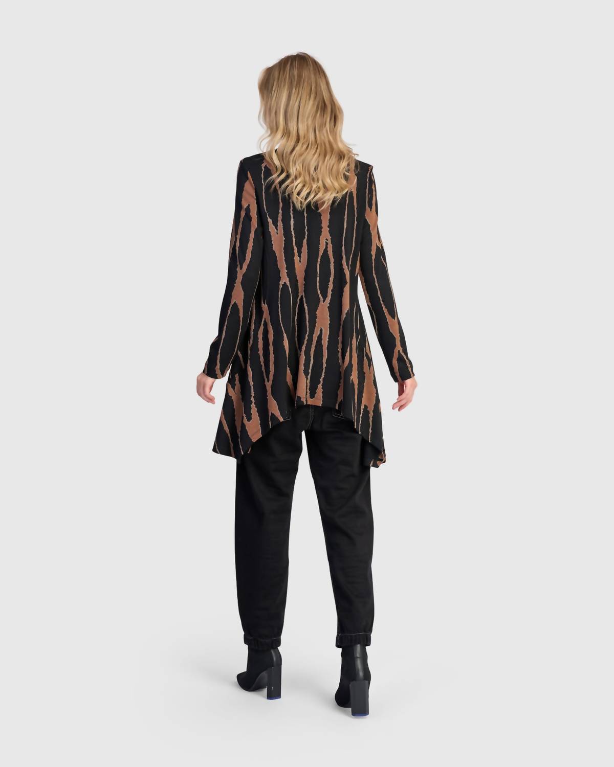 ALEMBIKA Lignette Pockets Top in wood - women's long sleeve top - view 5