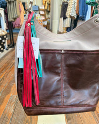 Alexis Drake - Women's Train Shoulder Tote
