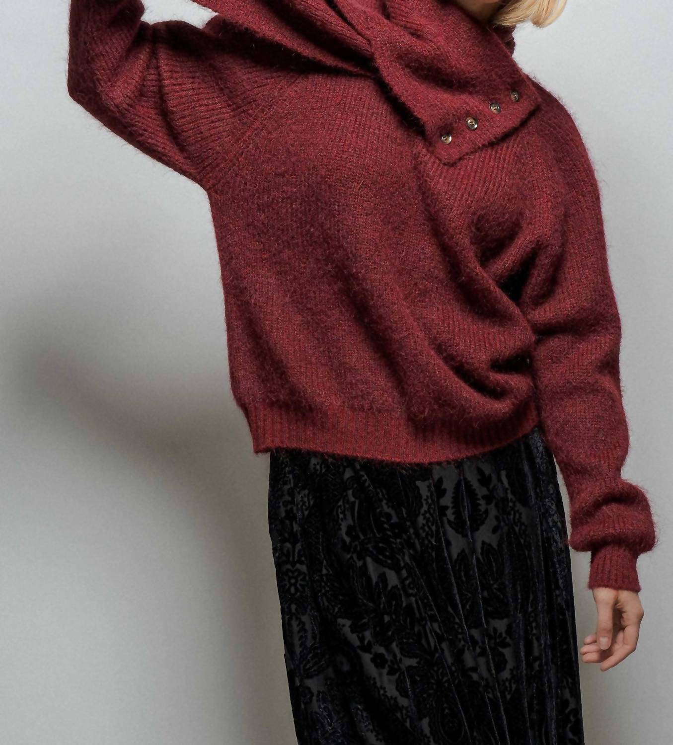 Urban Daizy - Detachable Scarf Ribbed Knit Sweater