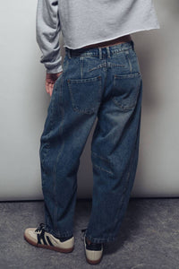Urban Daizy - Dirty Wash Barrel Leg Jeans