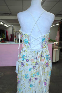 Nox Anabel - V-neck Floral Beaded Prom Gown
