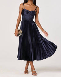 Astr - Ascella Sweetheart Pleated Midi Dress