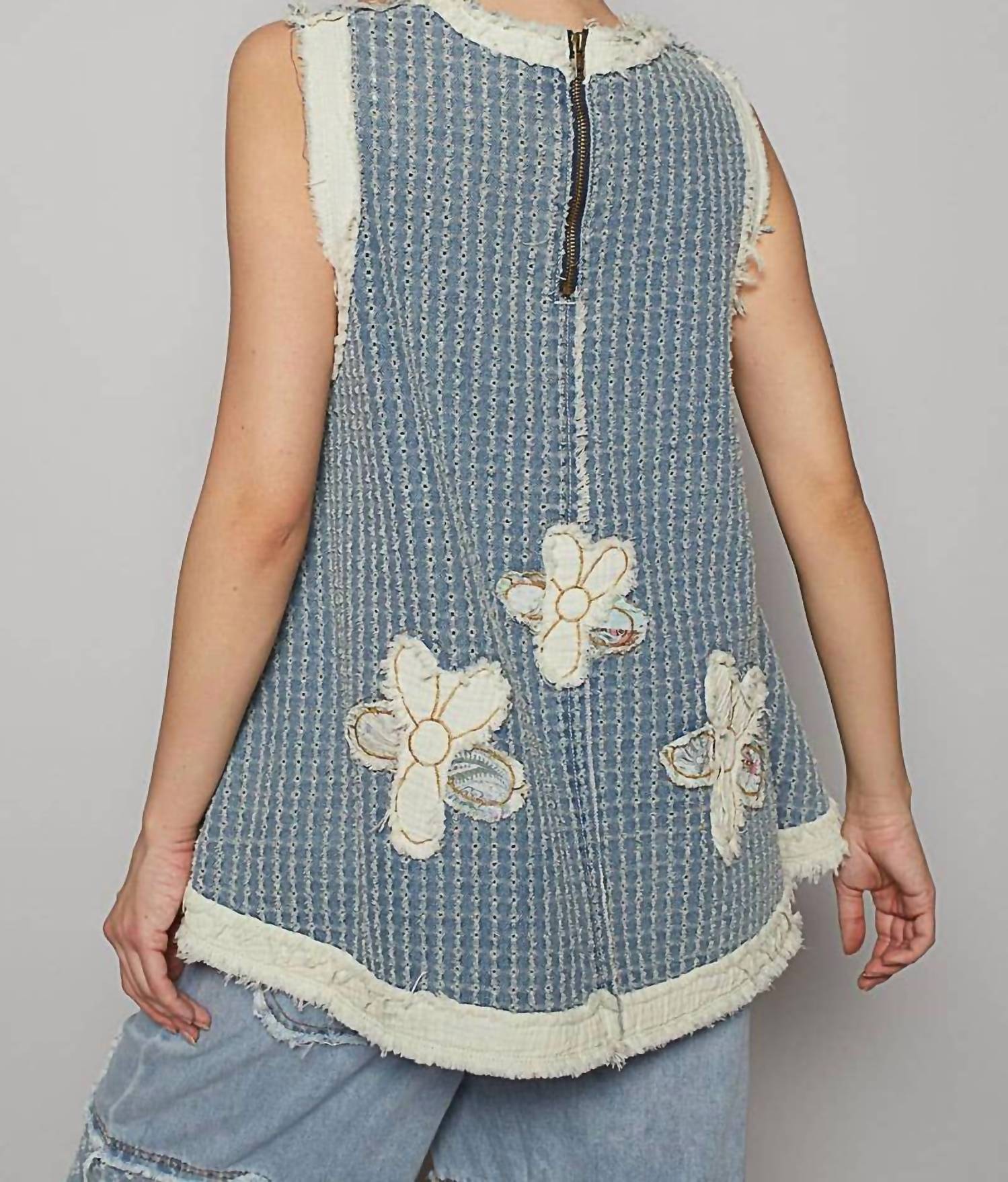 Pol - Round Neck Sleeveless Flower Patch Top