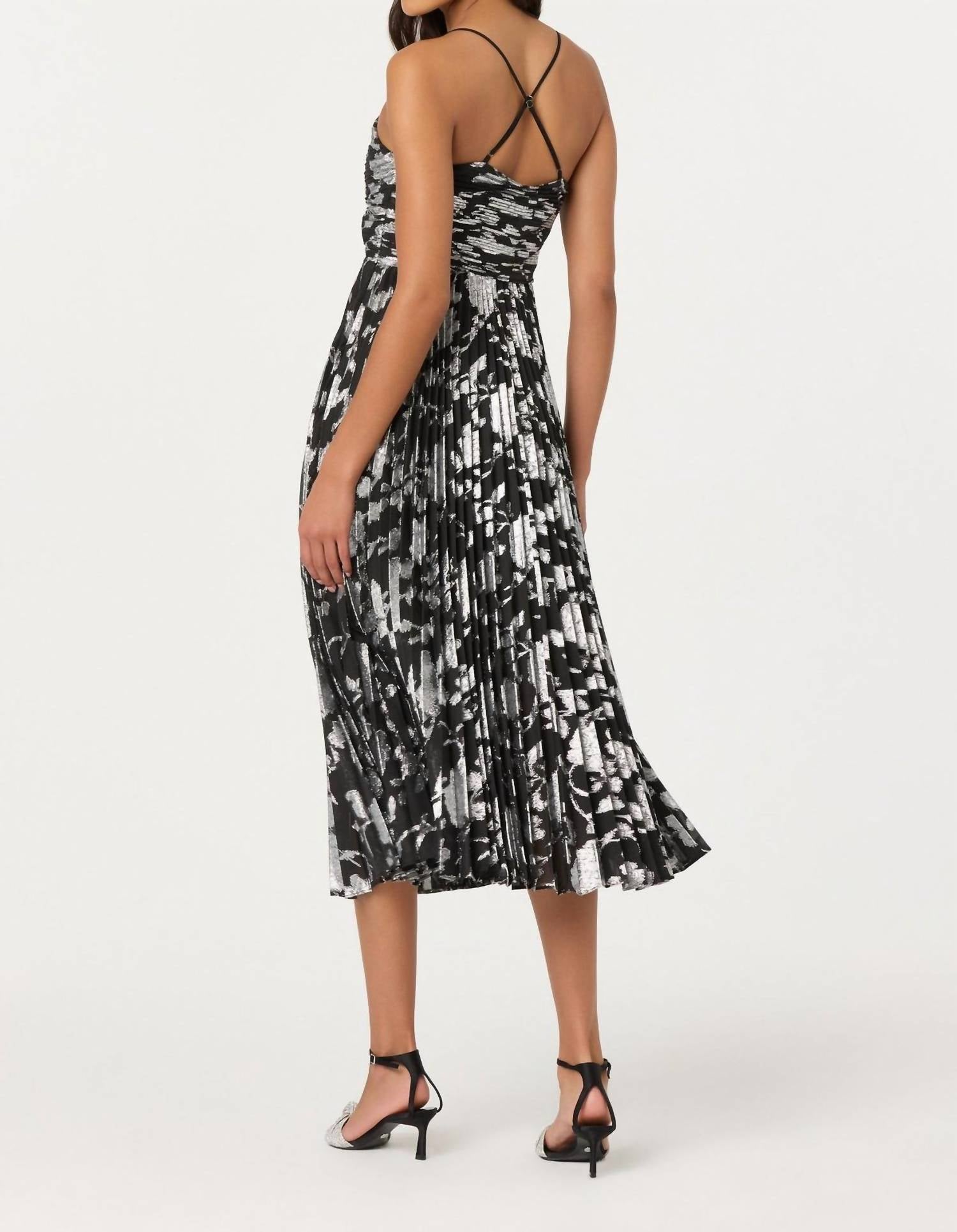Astr - Saoirse Pleated Midi Dress