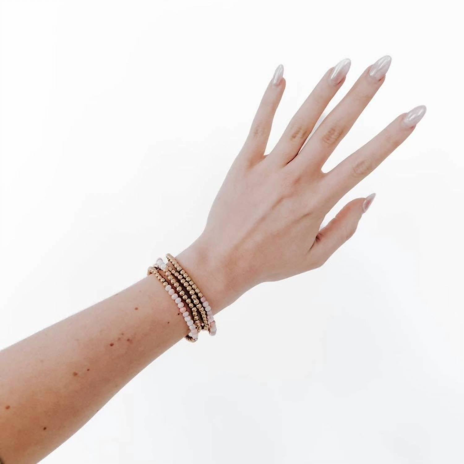 Pretty Simple - Women's Avary Glass And Metallic Bead Bracelet