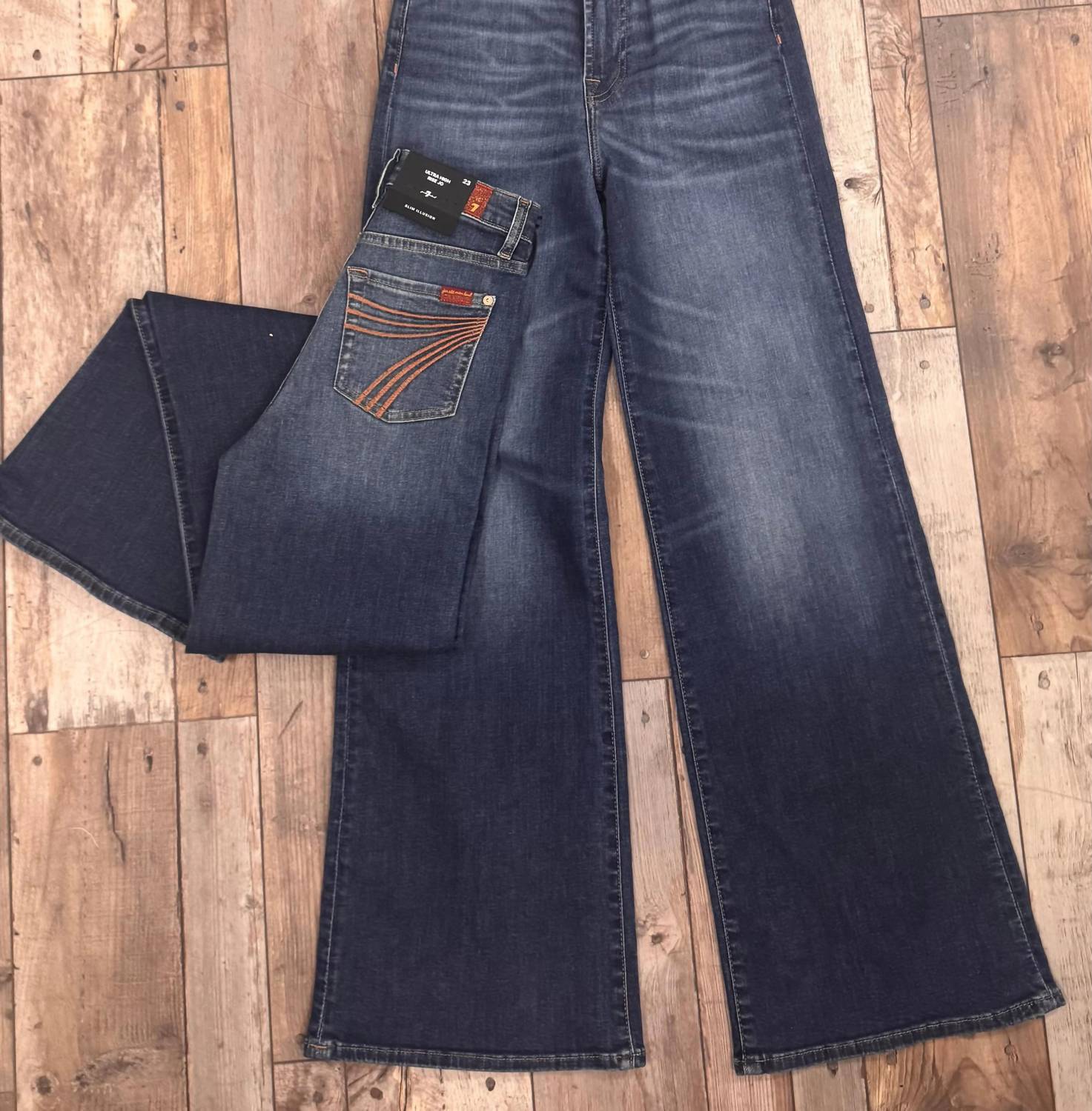 7 For All Mankind - Slim Illusion Ultra High Rise Jeans
