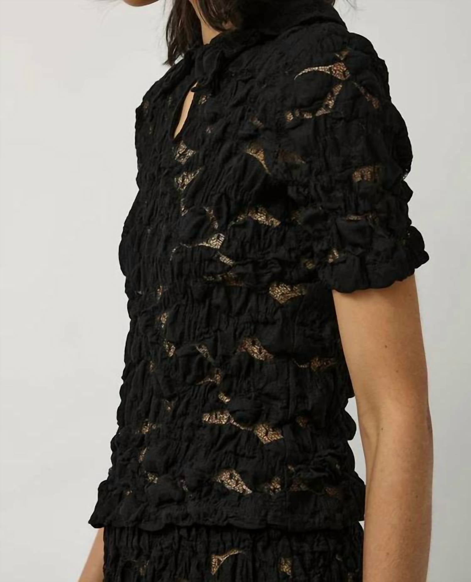 No. 6 - Rema Top
