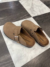 Outwoods - Women's Slip-on Clogs