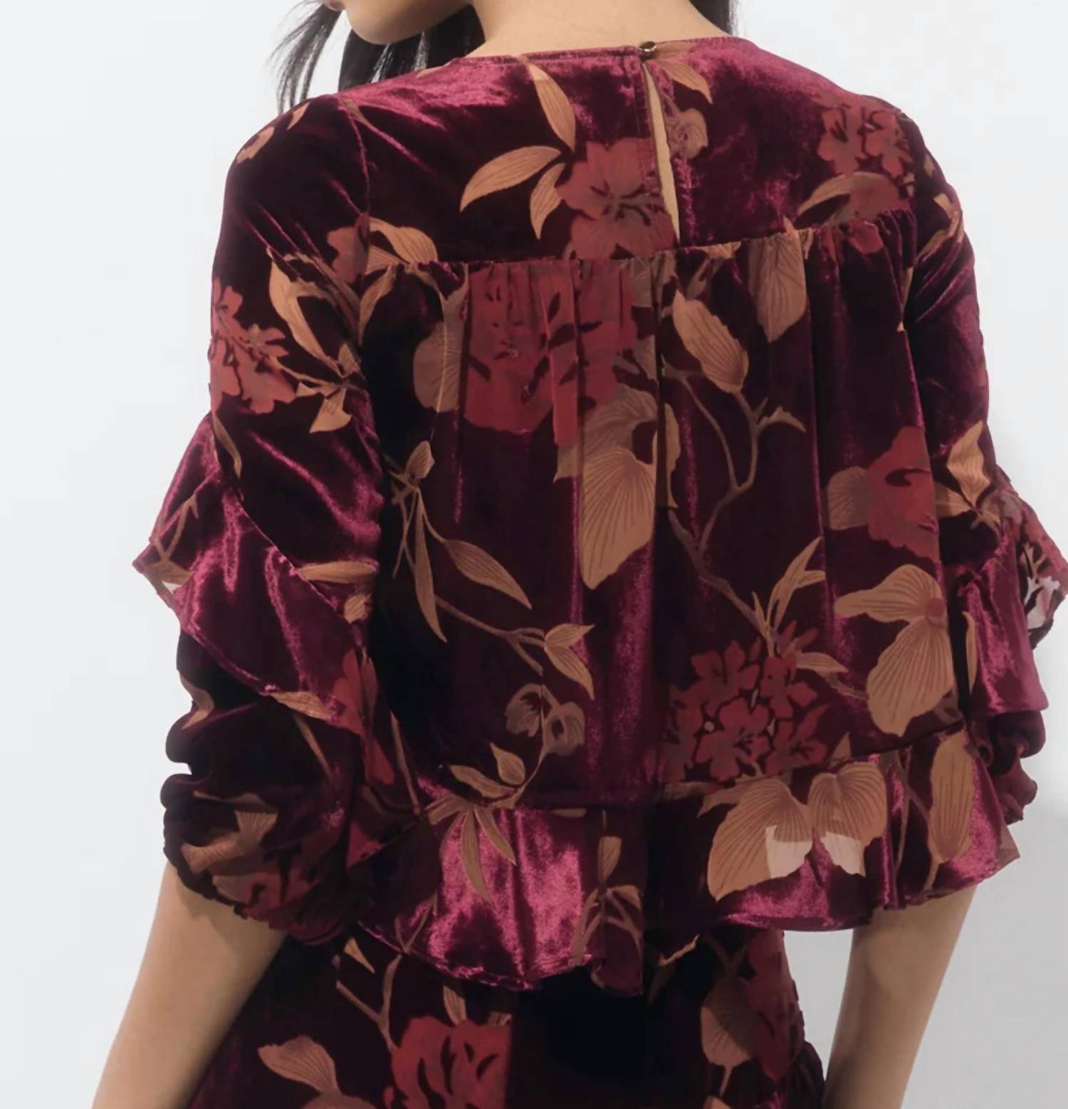 Adelyn Rae - Reese Flutter Sleeve Velvet Burnout Top