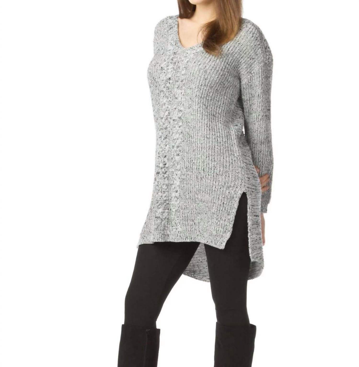 Papillon - Step Hem Sweater With Cable Knit Design