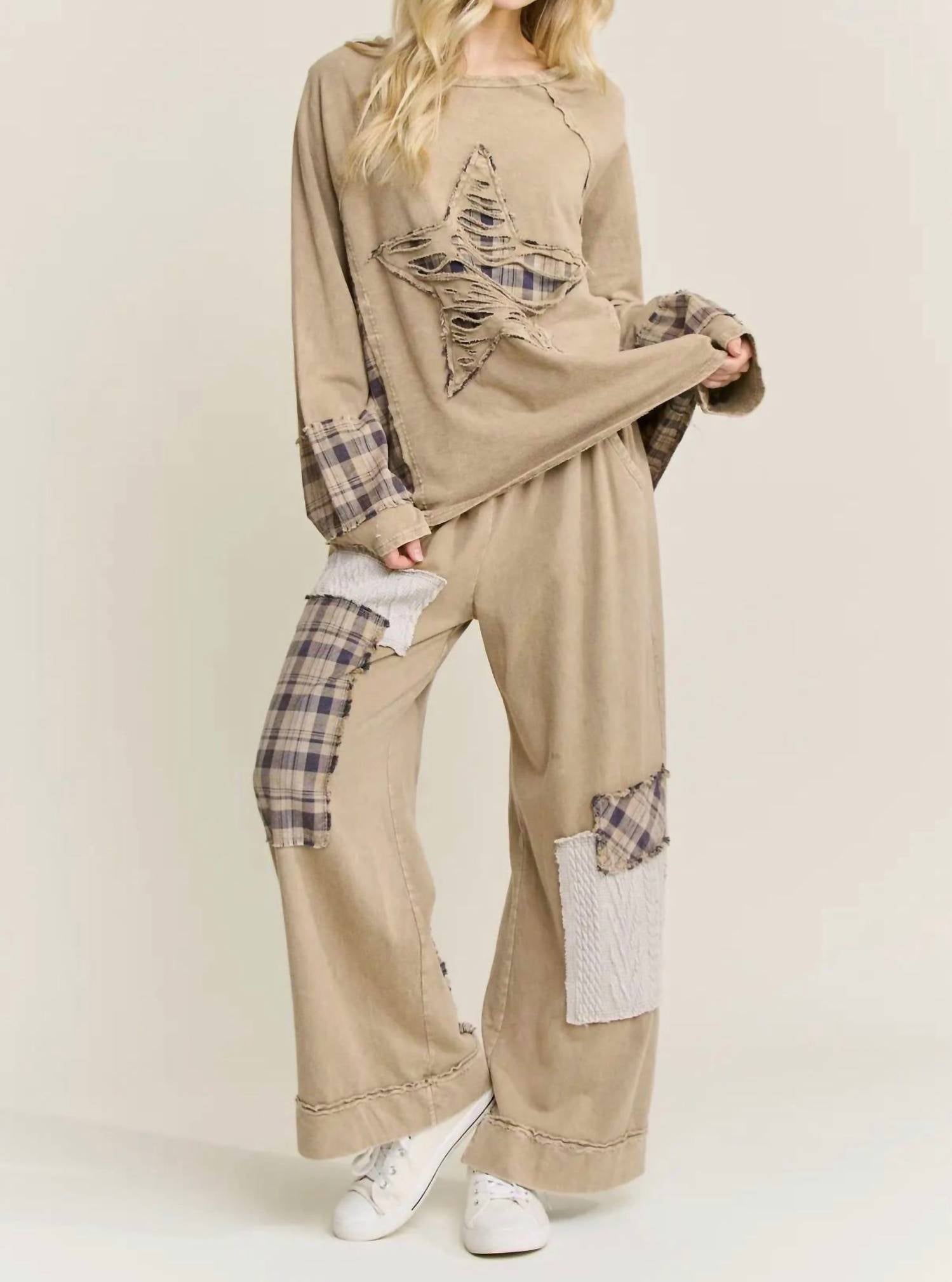 J. Her Distressed Star Patch Set in natural - women's sleepwear